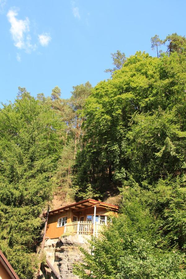 Malbenka - Chata Na Skale Pod Hradem Kokorin Bagian luar foto